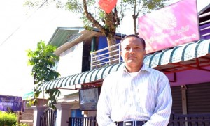 Thet Tun versucht im Wahlkampf jeden Haushalt in seinem Wahlkreis persönlich zu besuchen. 