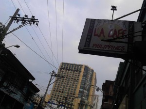 Das L.A. Cafe in Manila: Trinken und Flirten 24/7