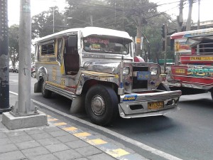So geht Recycling auf den Philippinen: 60.000 Jeepneys knattern durch Manila.